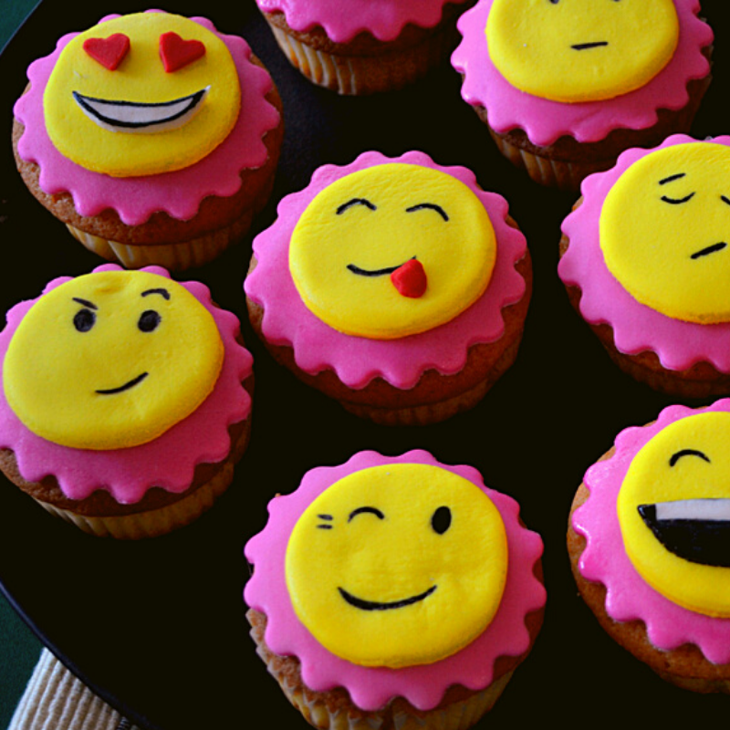 Un Gateau D Anniversaire Smiley Emoji Qui Fera Sensation